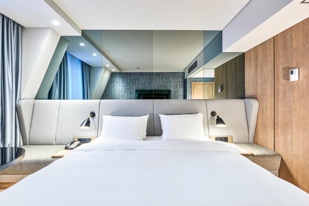 Standard Room Low Floor,766740181:JPEG
